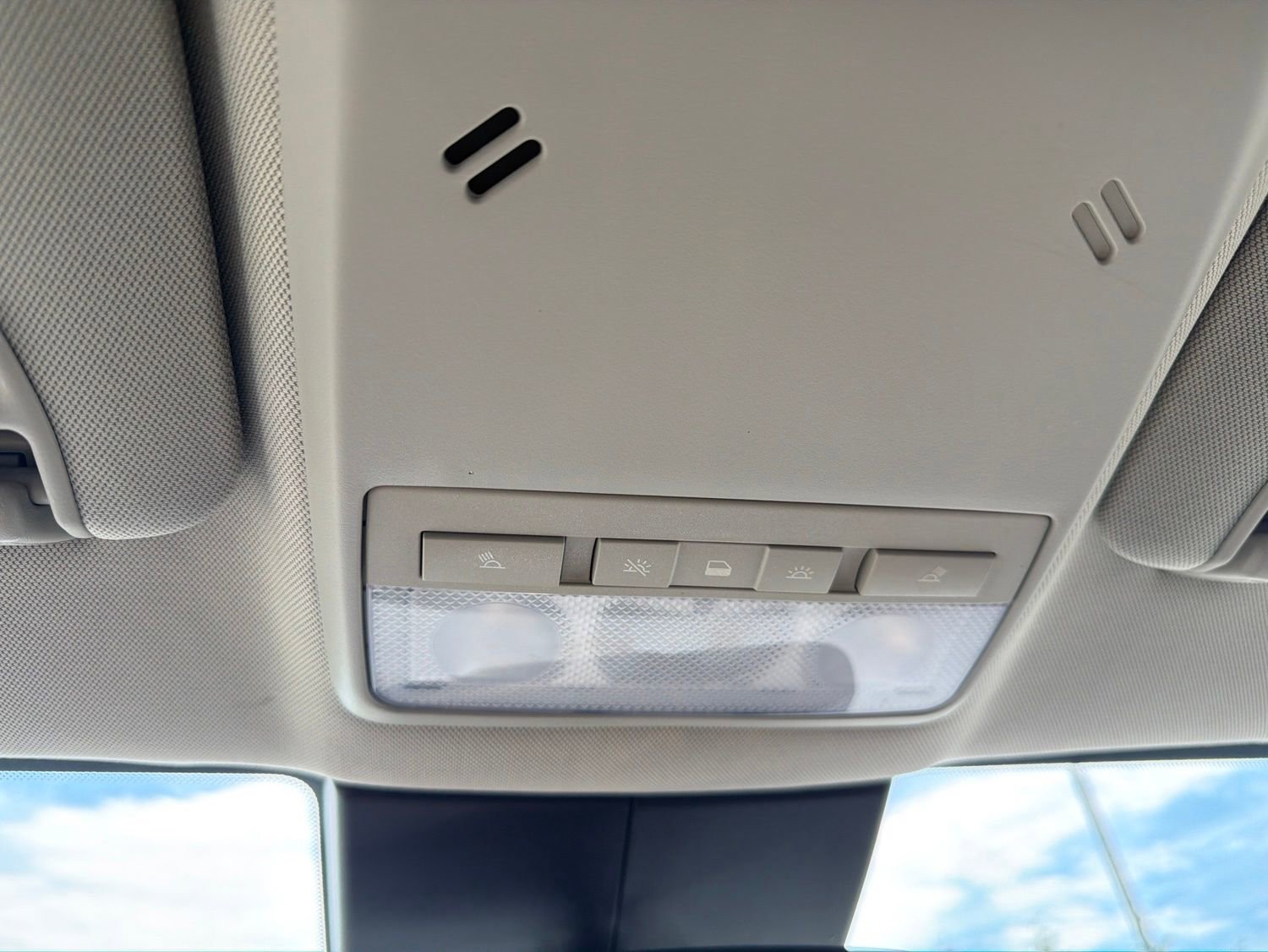 Used 2017 Buick Encore Preferred FWD image 17