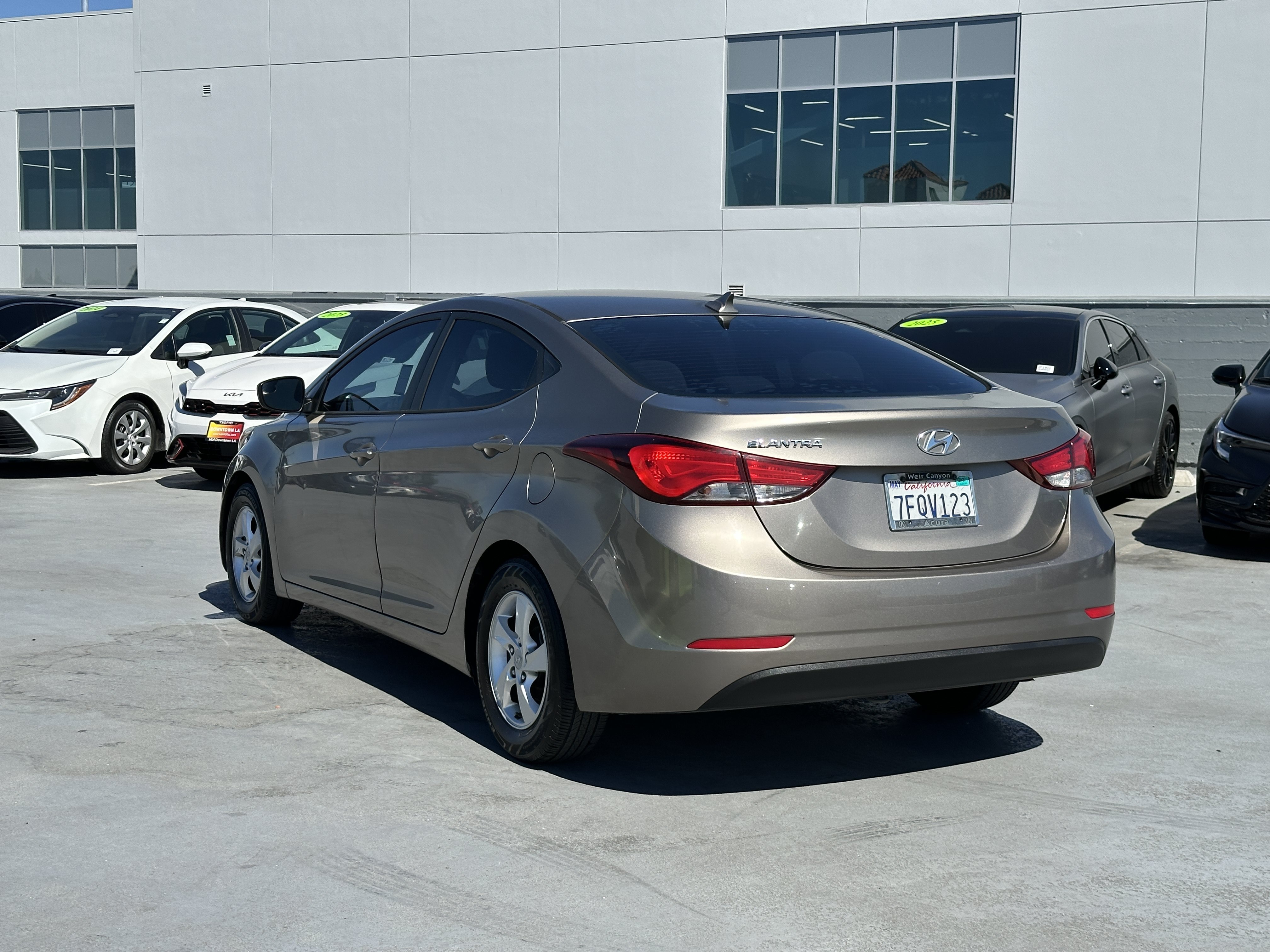 Used 2014 Hyundai Elantra SE FWD image 4