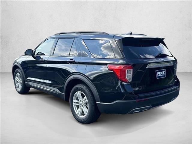 Used 2022 Ford Explorer XLT w/ Equipment Group 202A image 7