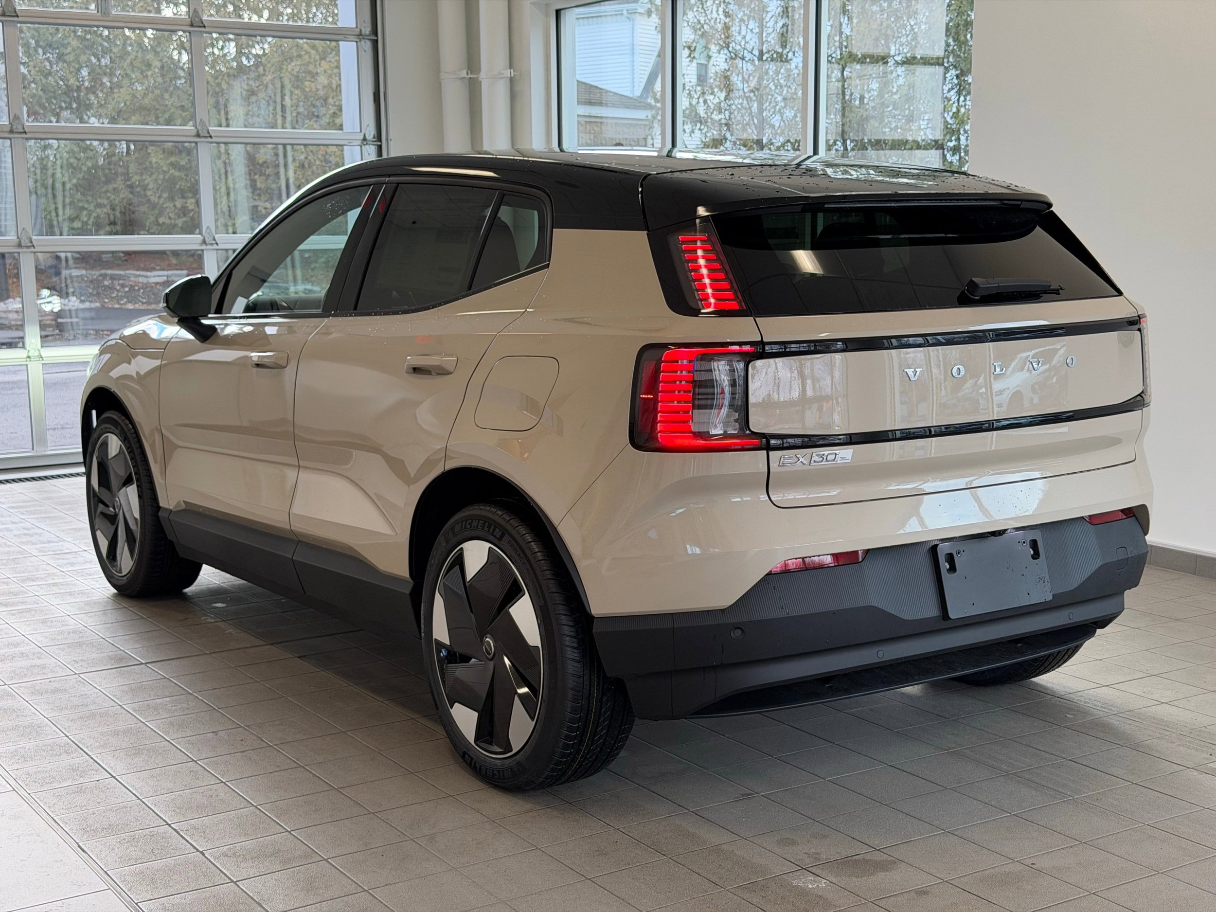 New 2026 Volvo EX30 Plus w/ Protection Package Premier AWD/4WD image 8