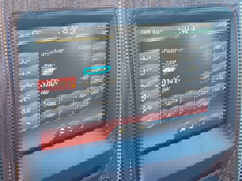 Used 2014 Ford F150 Lariat image 21