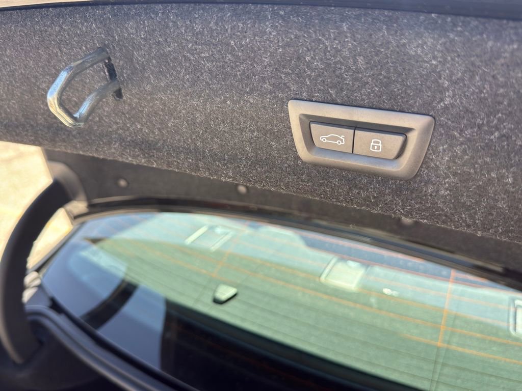 Used 2025 BMW 330i xDrive 330i xDrive image 14