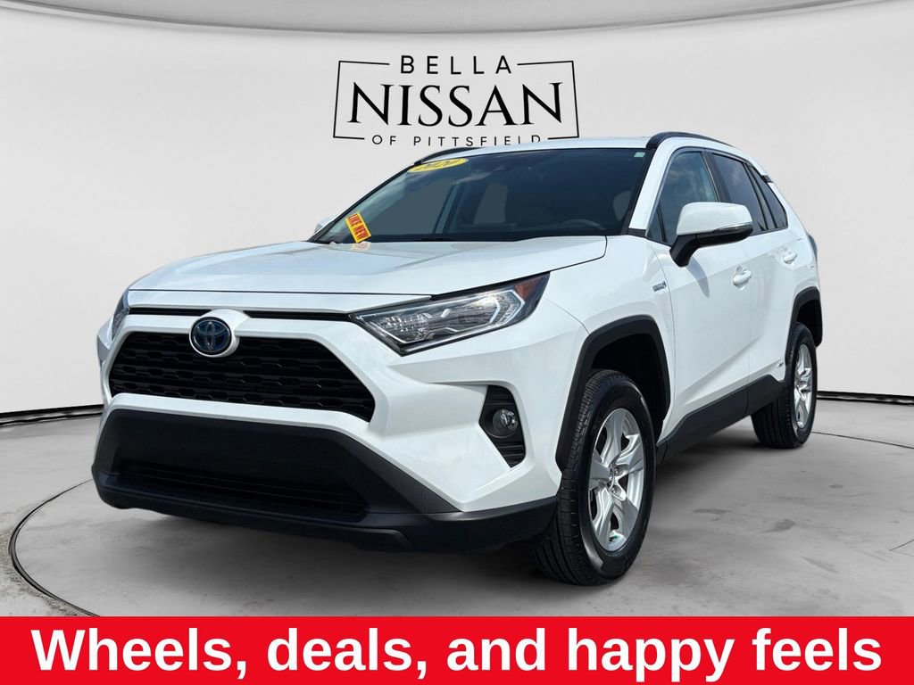 Used 2020 Toyota RAV4 XLE AWD/4WD image 1