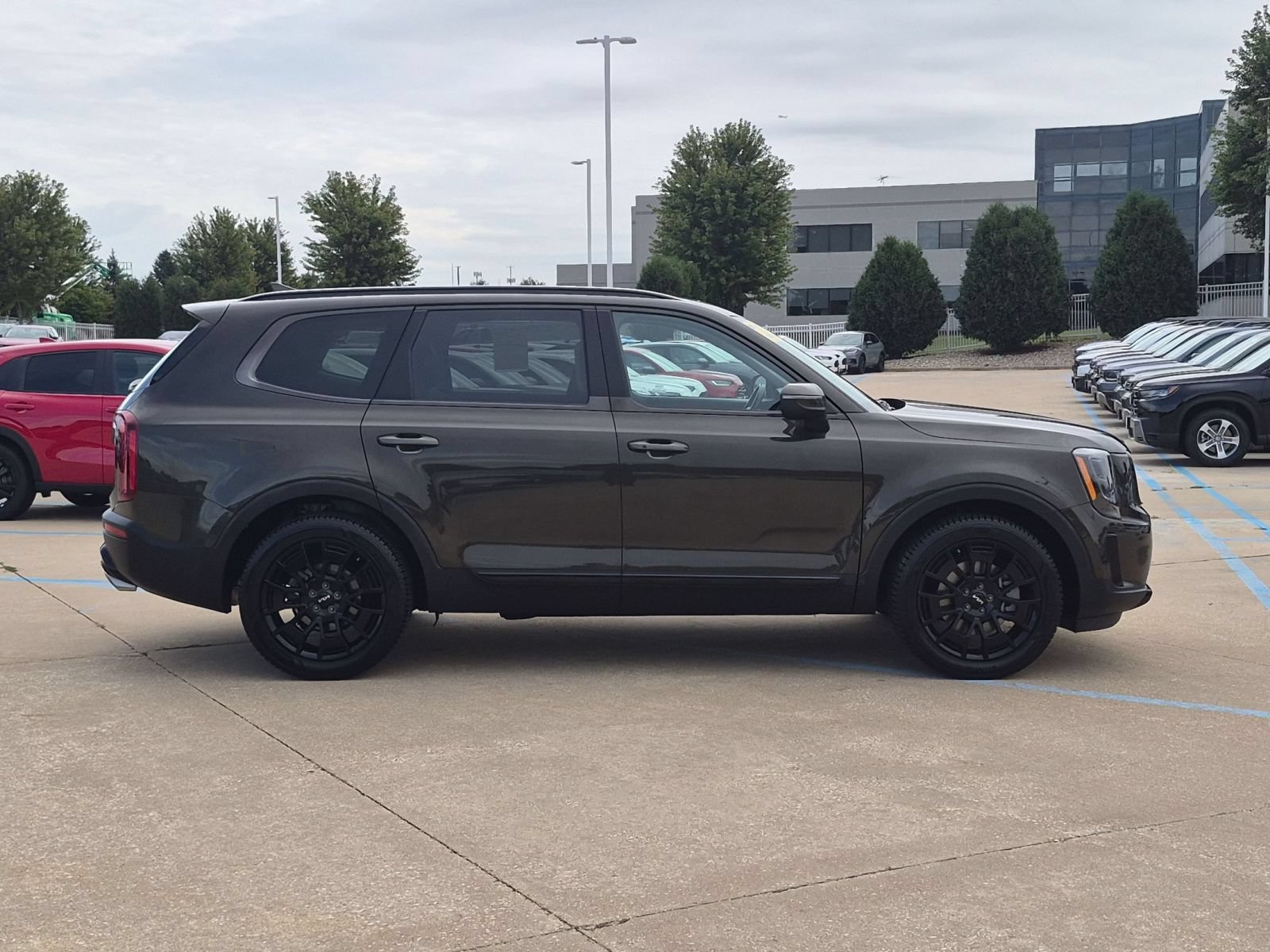 Used 2022 Kia Telluride EX w/ EX Premium Package AWD/4WD image 5