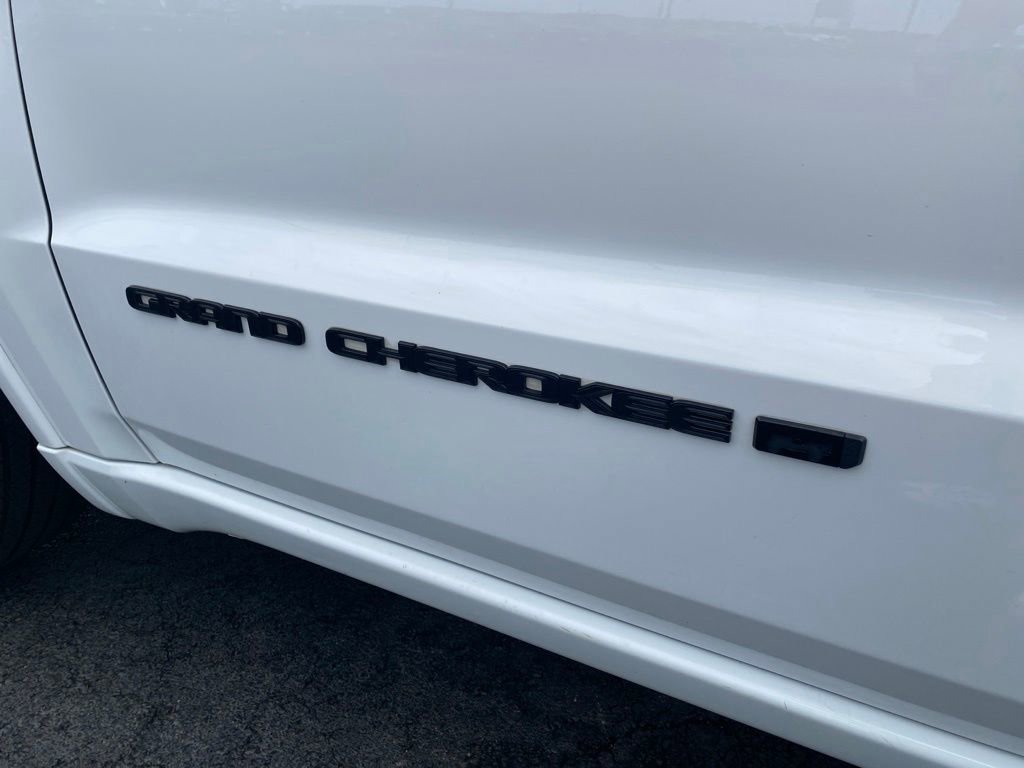 Used 2022 Jeep Grand Cherokee Laredo X AWD/4WD image 37