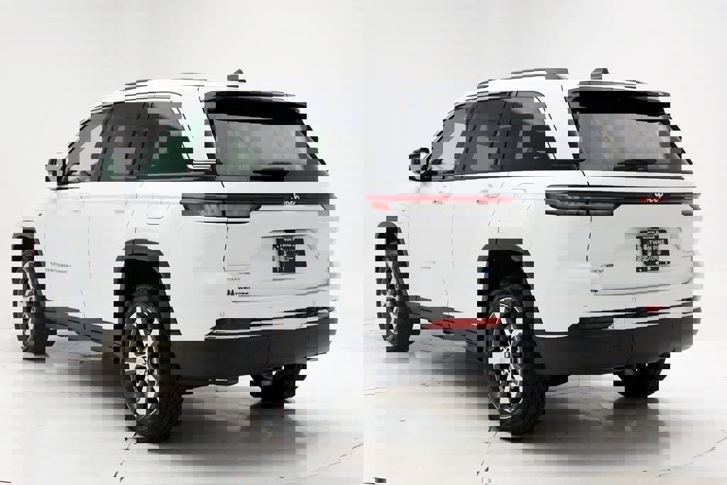 Used 2023 Jeep Grand Cherokee 4WD 4xe image 6