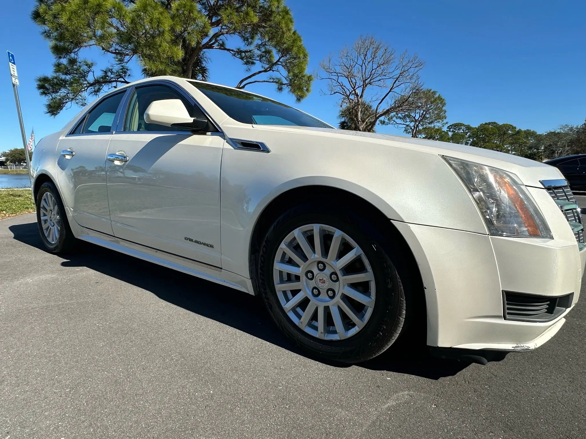 Used 2011 Cadillac CTS Luxury image 3