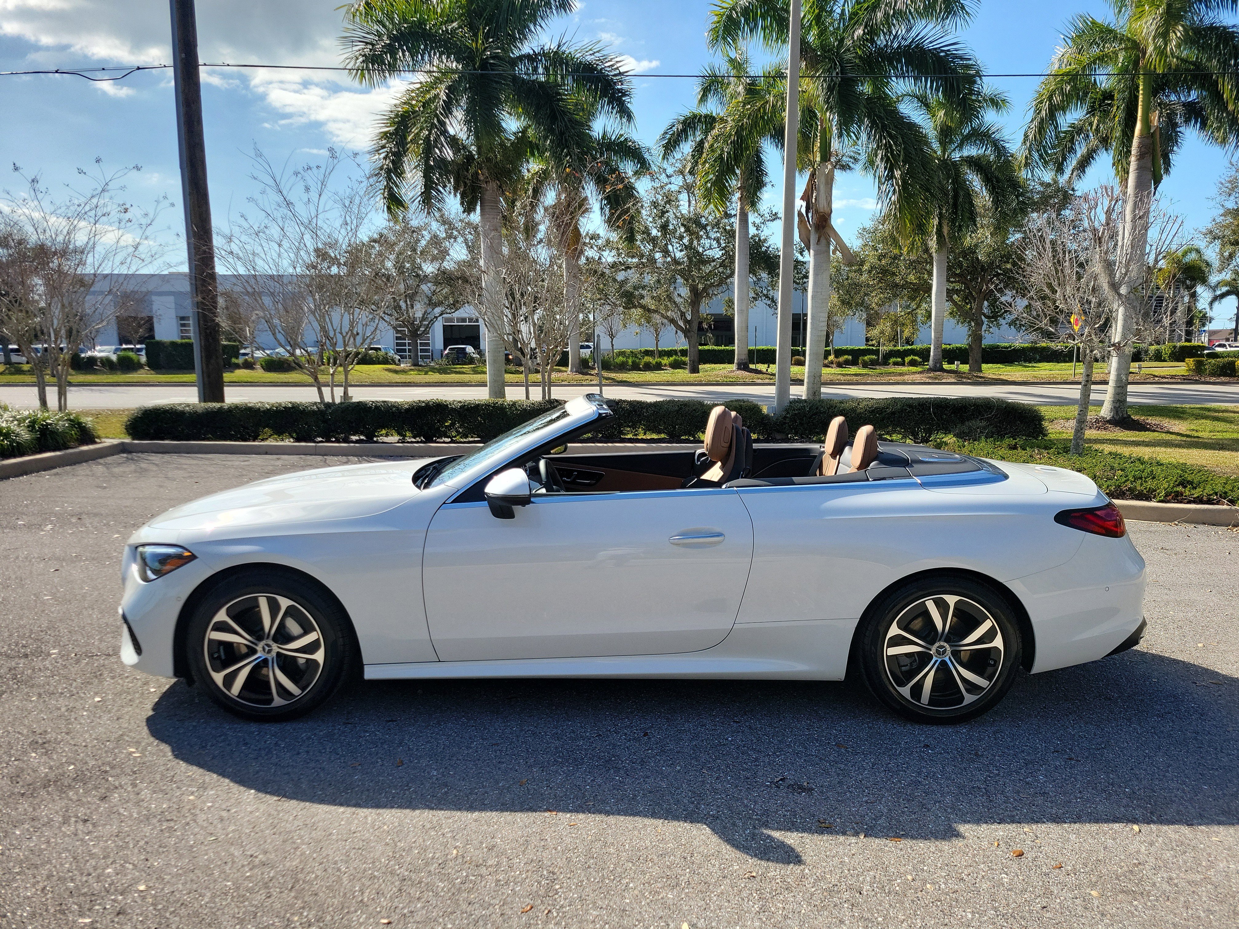 Used 2024 Mercedes-Benz CLE 300 4MATIC Cabriolet image 7