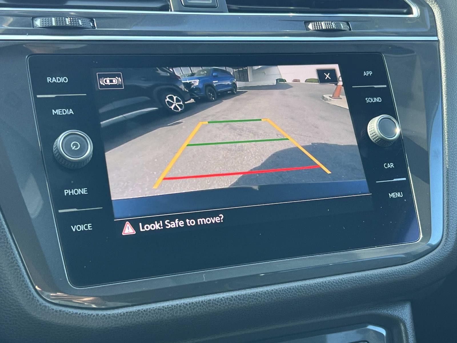 Certified 2022 Volkswagen Tiguan SE image 12