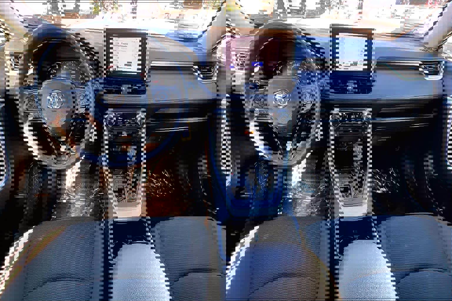 Used 2023 Toyota RAV4 LE image 15