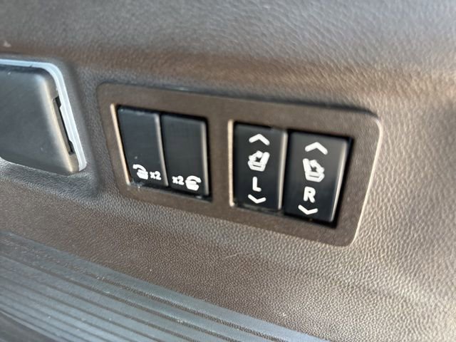 Used 2022 Chevrolet Suburban Z71 w/ Z71 Off-Road Package AWD/4WD image 36