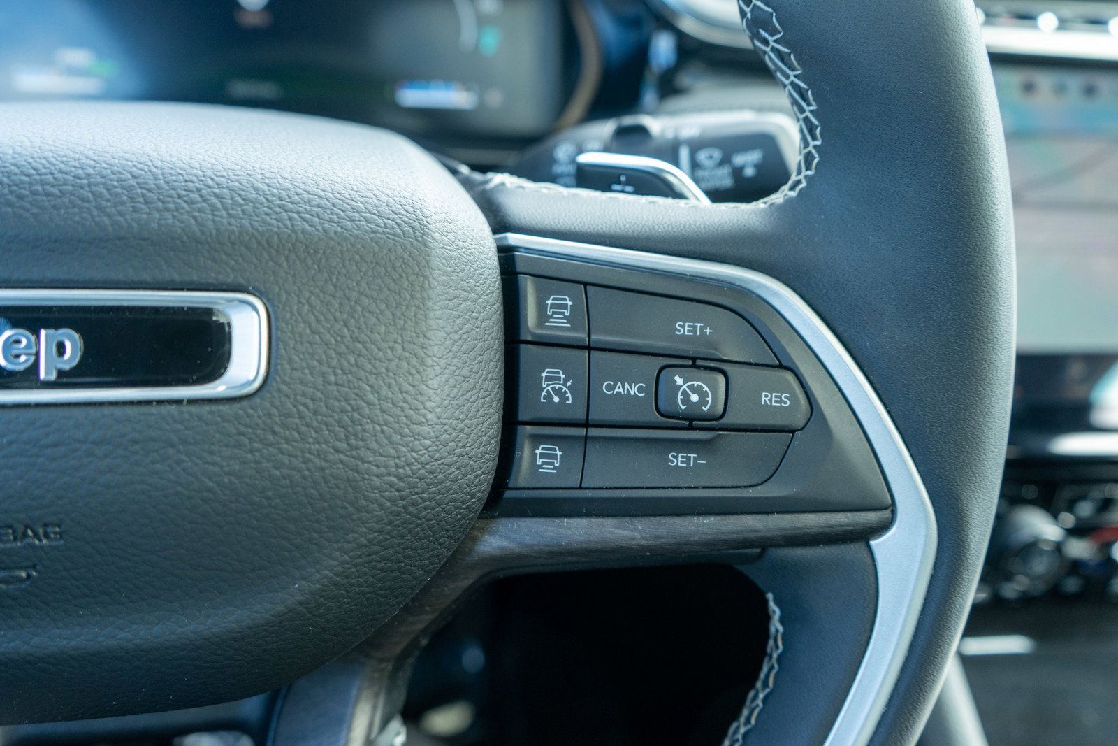 Used 2022 Jeep Grand Cherokee Limited 4xe w/ Luxury Tech Group II image 27