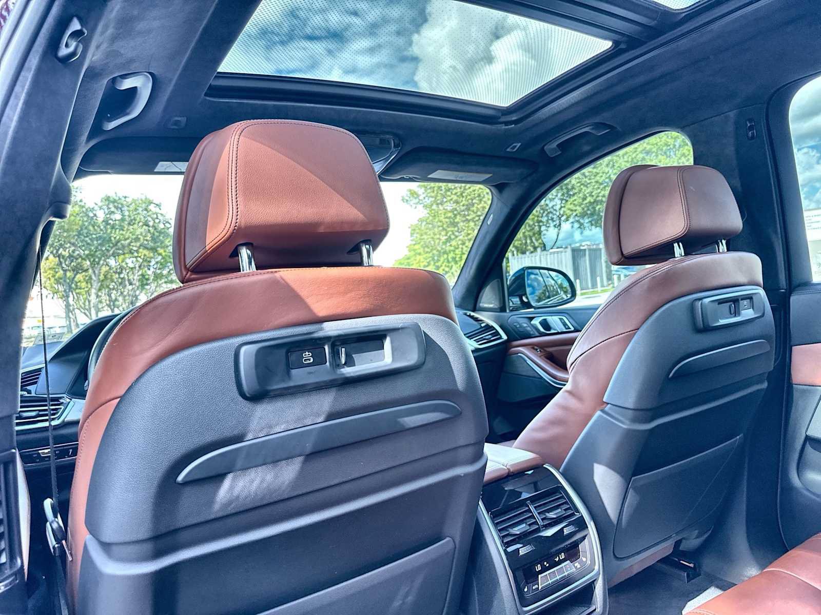 Used 2022 BMW X5 M50i w/ Executive Package AWD/4WD image 23