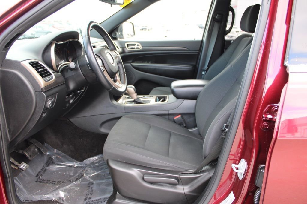 Used 2016 Jeep Grand Cherokee Laredo image 16