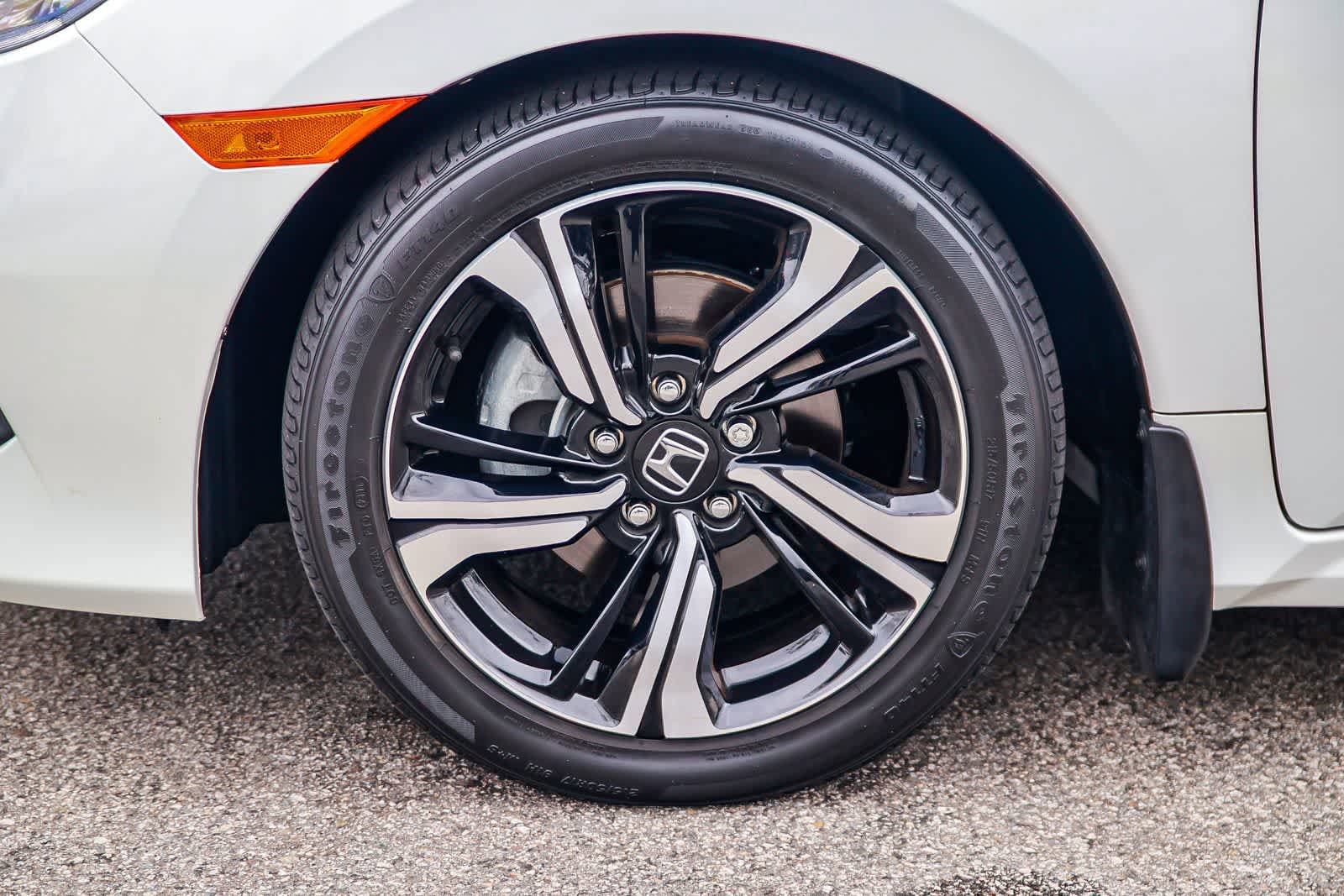 Used 2016 Honda Civic Touring image 9