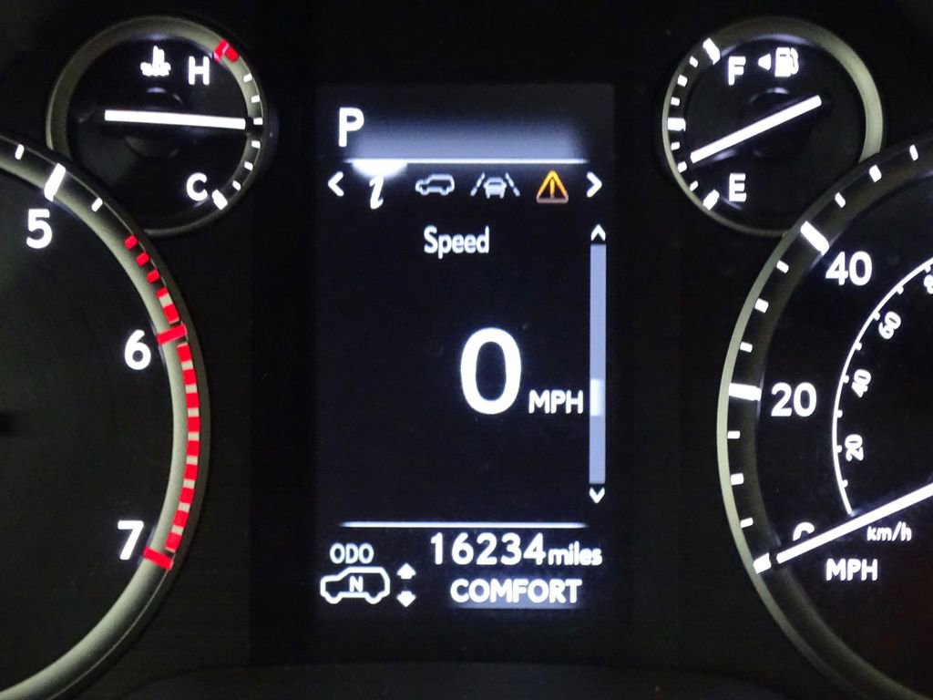 Used 2023 Lexus GX 460 Luxury w/ Sport Design Package image 36