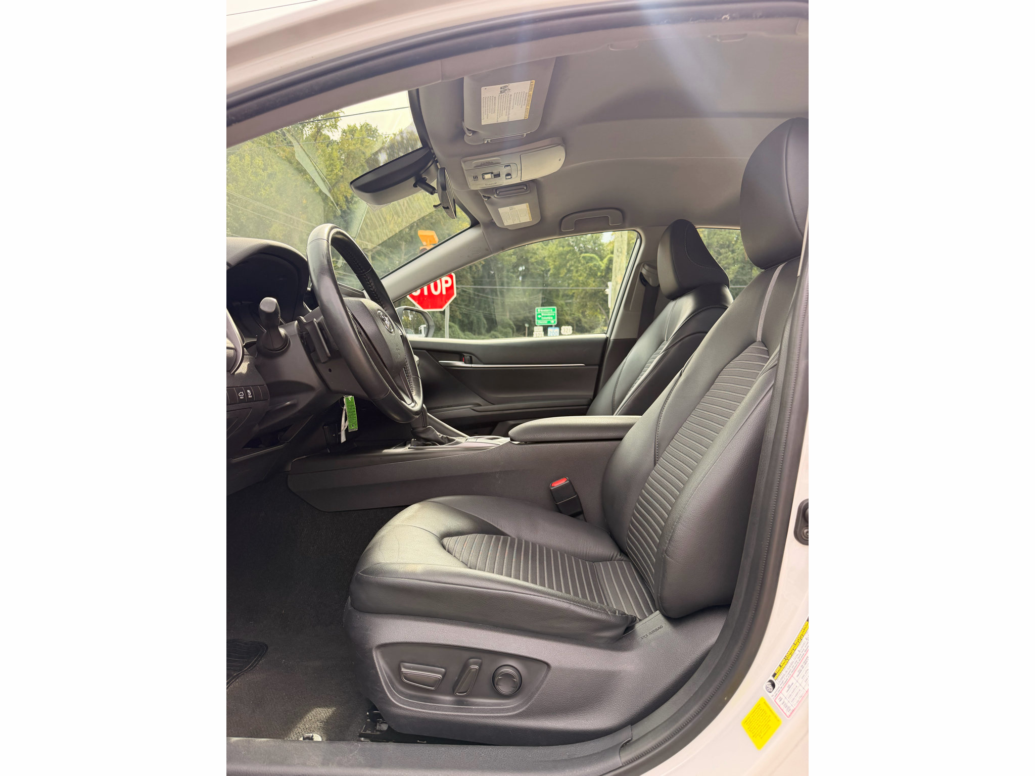 Used 2024 Toyota Camry SE FWD image 13