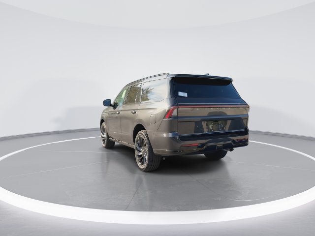 New 2027 Lincoln Navigator Reserve w/ Jet Appearance Package AWD/4WD image 6