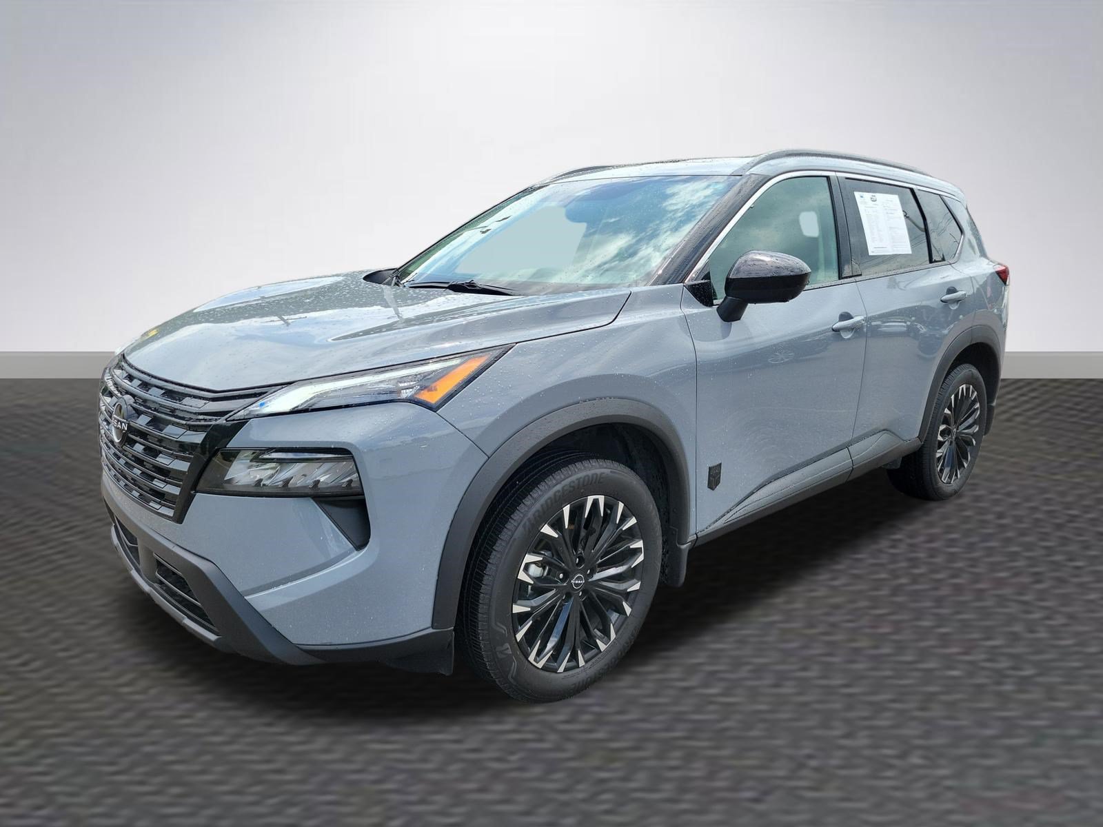 Used 2026 Nissan Rogue Dark Armor FWD image 3