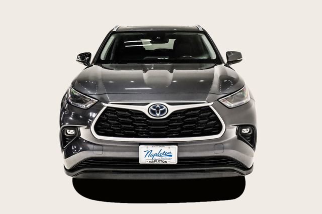 Used 2021 Toyota Highlander XLE image 3