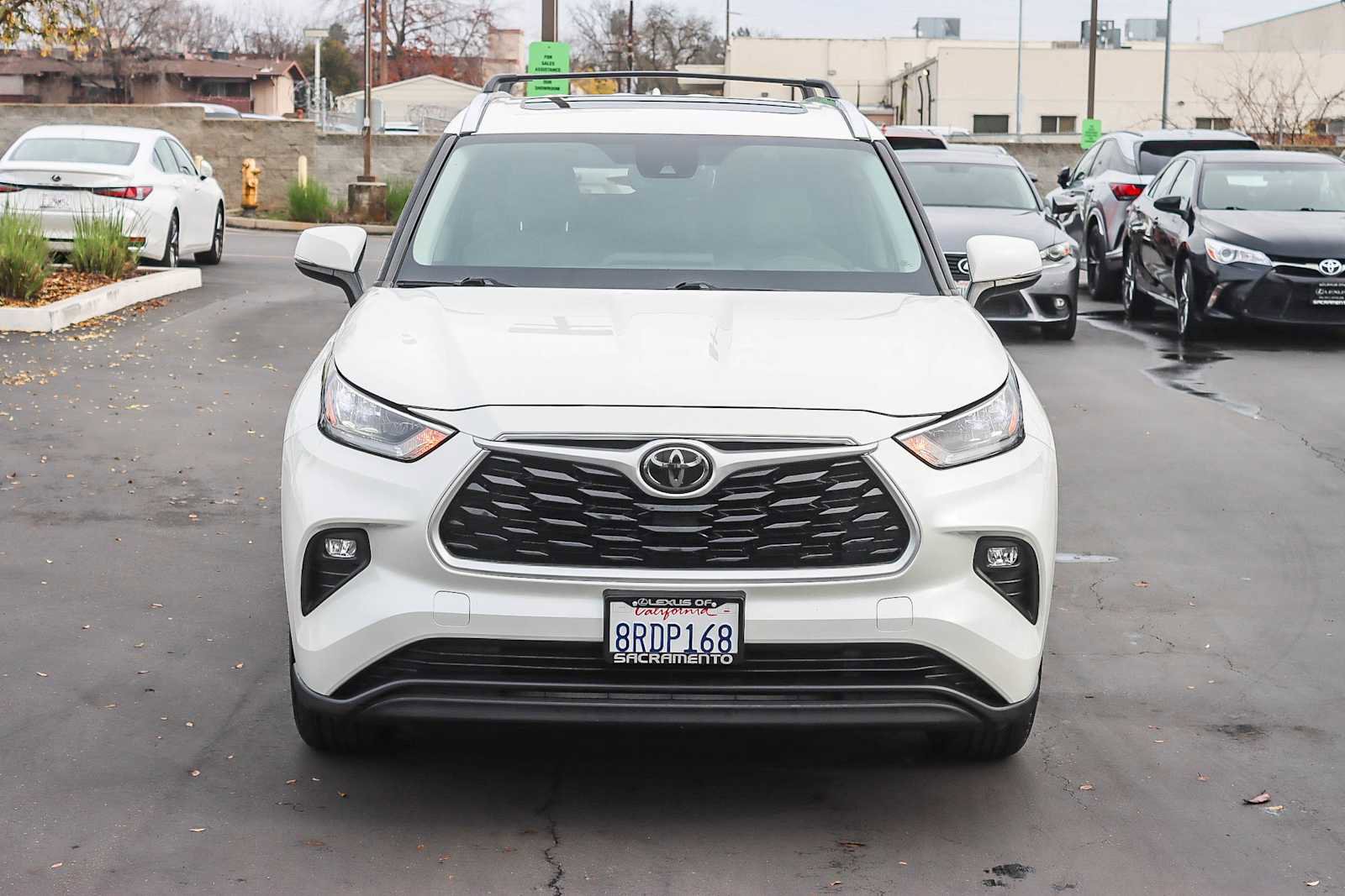 Used 2020 Toyota Highlander XLE image 6