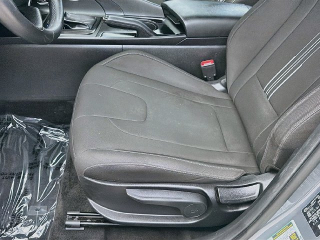 Used 2025 Hyundai Elantra Sport FWD image 20