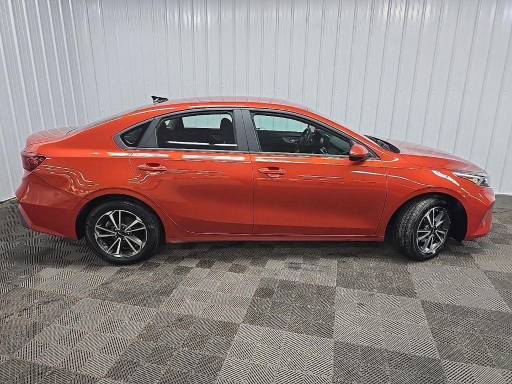 Used 2023 Kia Forte LXS image 2