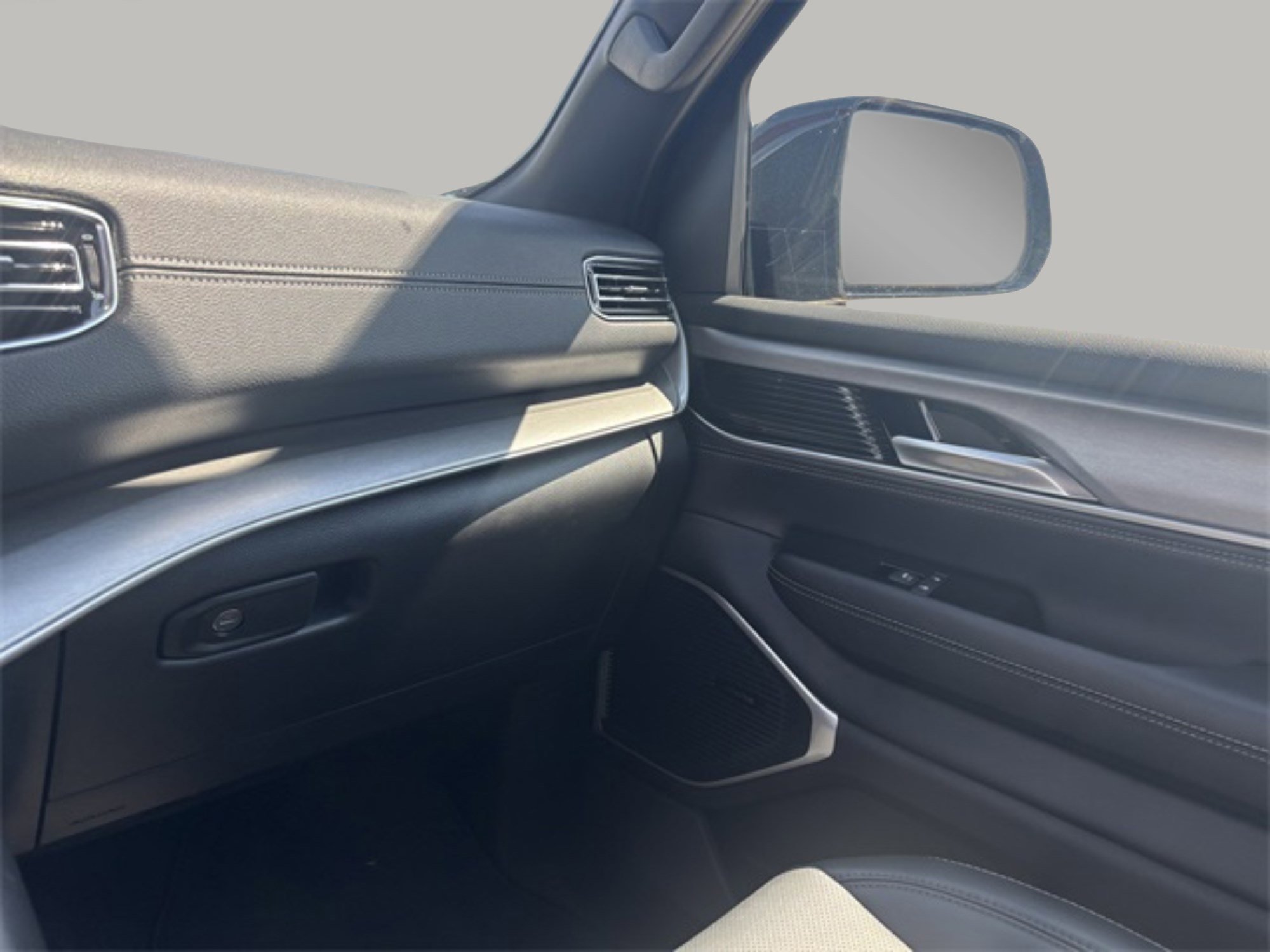 New 2025 Jeep Wagoneer L 4WD w/ Convenience Group I image 16