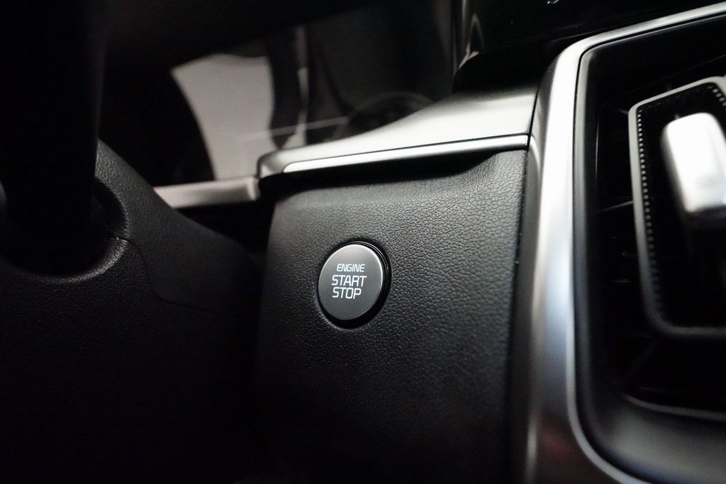 Certified 2022 Kia Sorento S w/ Panoramic Sunroof Package image 30