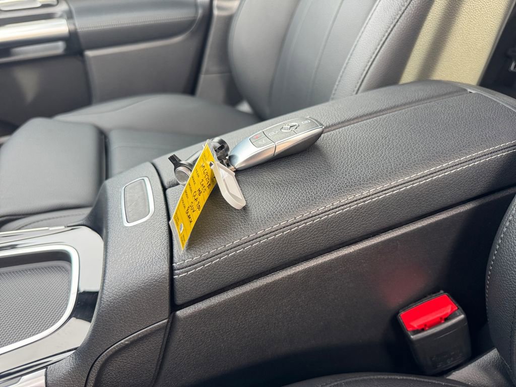 Certified 2025 Mercedes-Benz GLA 250 image 25