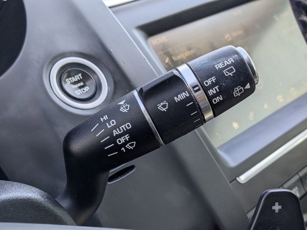 Used 2019 Jaguar E-PACE R-Dynamic SE image 26