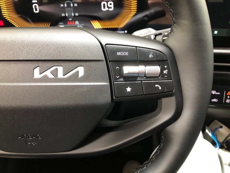 New 2026 Kia Sportage EX w/ EX Panorama Roof Package image 24