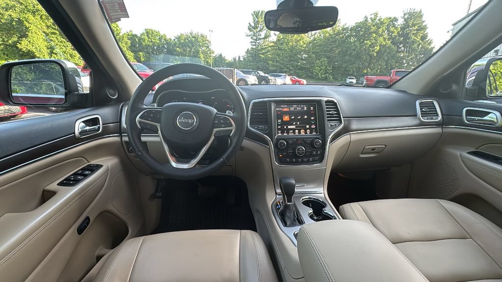 Used 2017 Jeep Grand Cherokee Limited AWD/4WD image 9