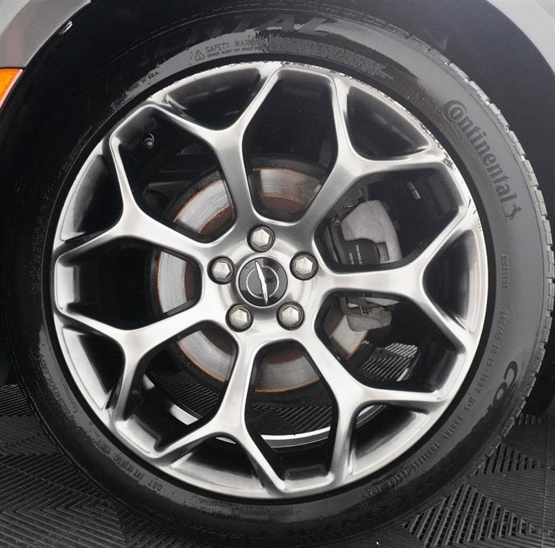 Used 2017 Chrysler 300 S w/ Safetytec Plus Group RWD image 3