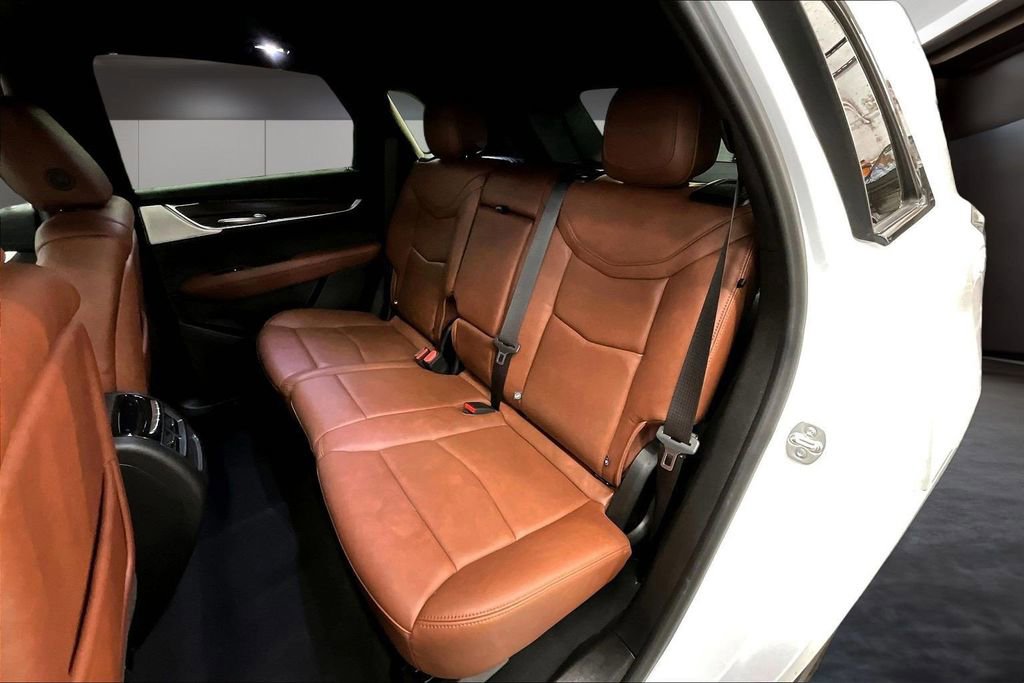 Certified 2025 Cadillac XT5 Sportv w/ Technology Package image 22