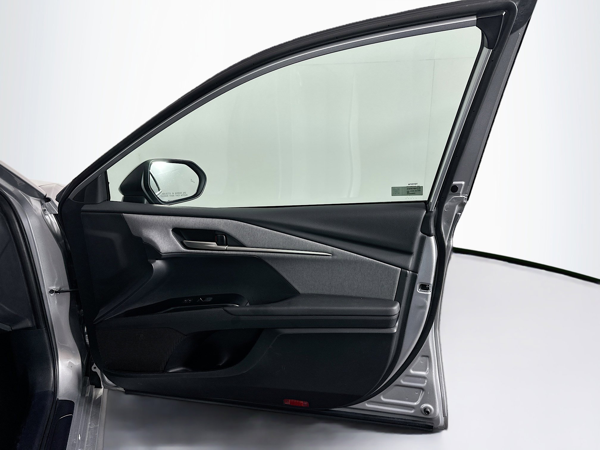 Used 2025 Toyota Camry LE image 32