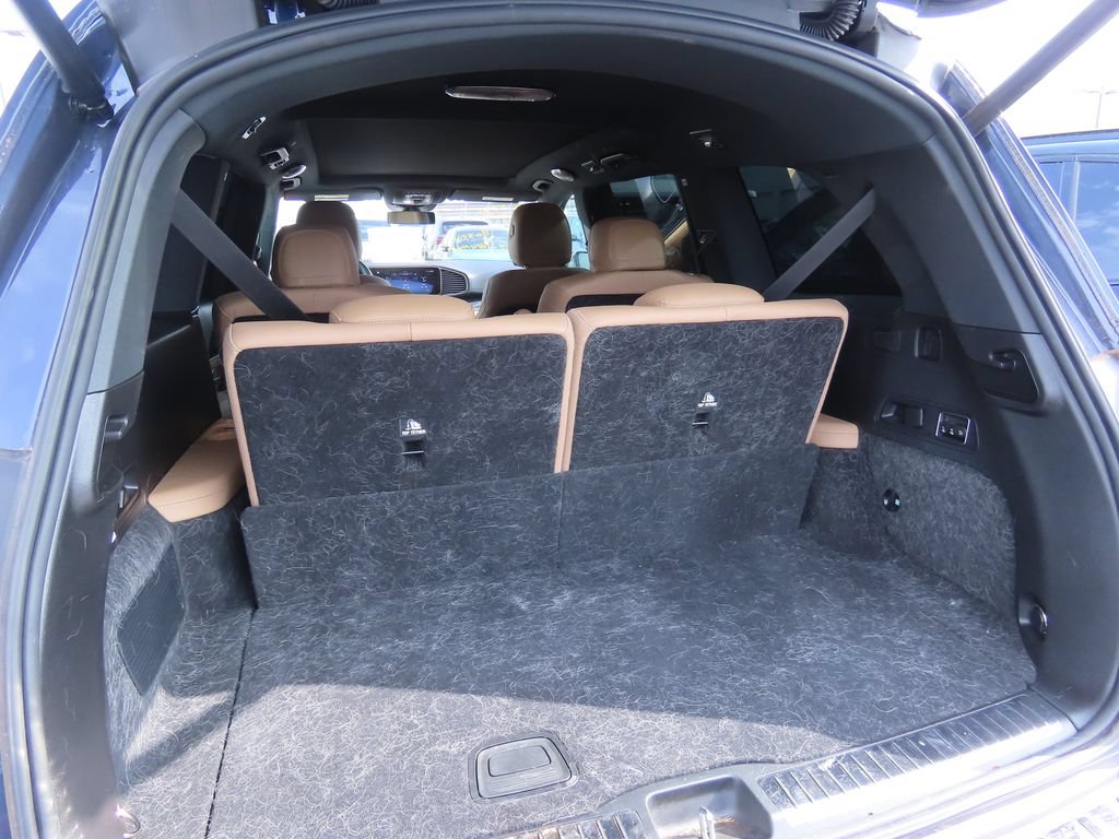 Used 2024 Mercedes-Benz GLS 450 4MATIC image 12