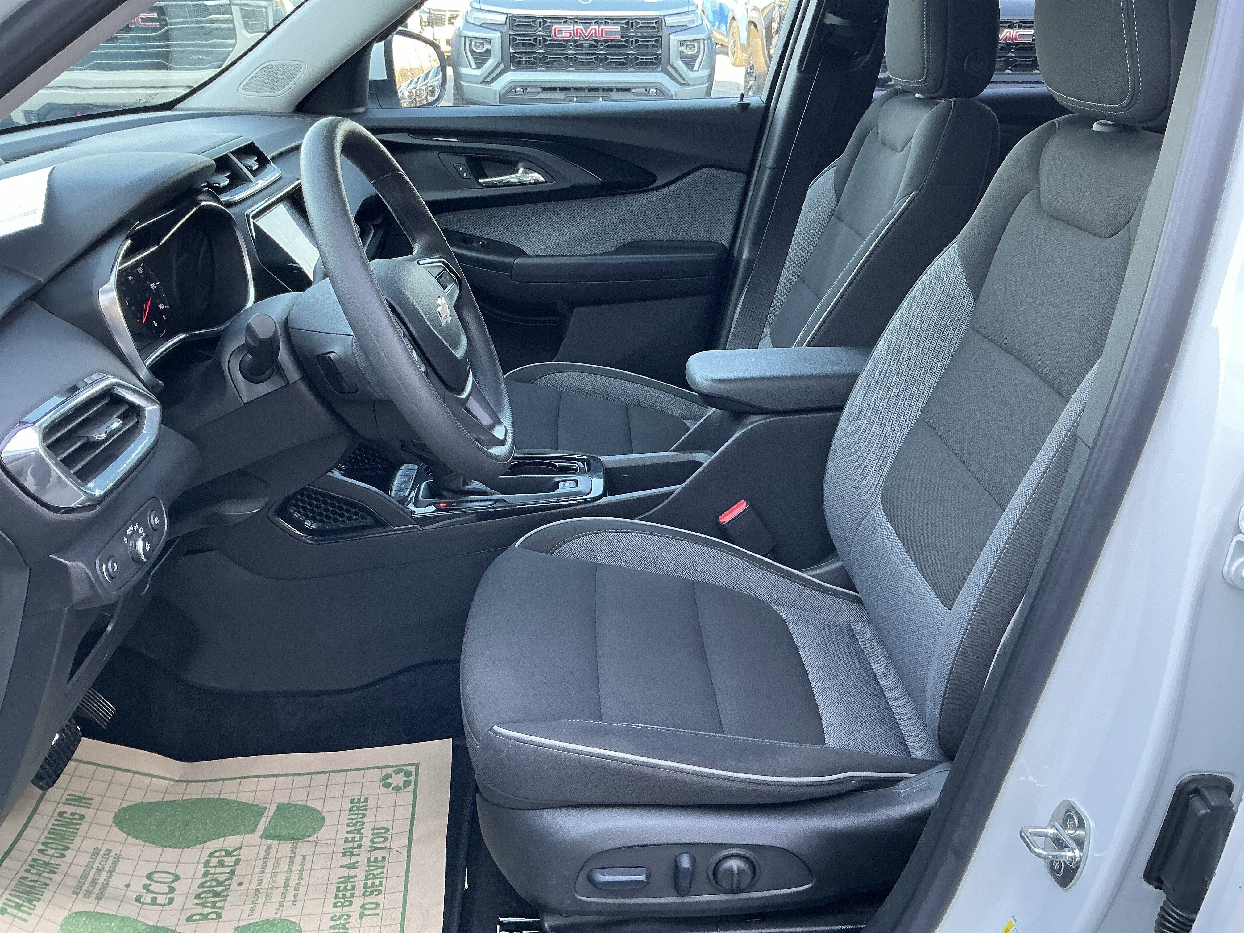 Used 2023 Chevrolet TrailBlazer LT w/ Convenience Package image 24