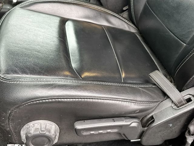 Used 2022 Jeep Wrangler Unlimited Sahara w/ Cold Weather Group image 18