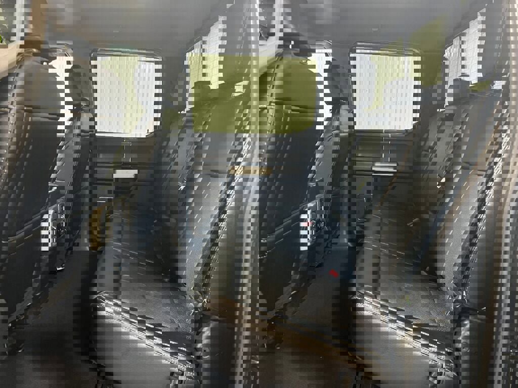 Used 2021 Ford F250 Lariat w/ Chrome Package image 6