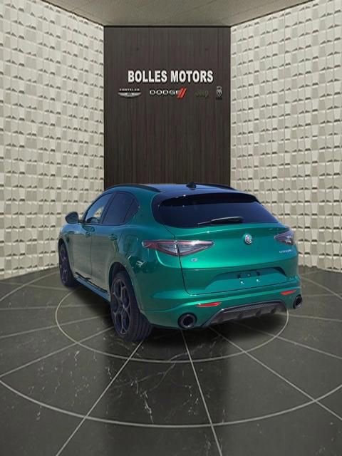 Used 2025 Alfa Romeo Stelvio Tributo Italiano w/ Driving Assist Package AWD/4WD image 7
