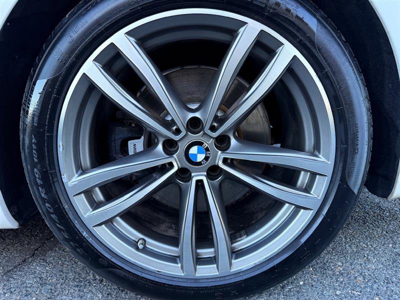 Used 2018 BMW 750i image 11