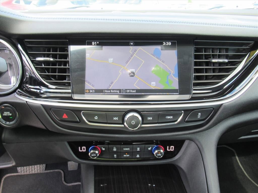 Used 2018 Buick Regal Essence w/ Driver Confidence Package #1 FWD image 21