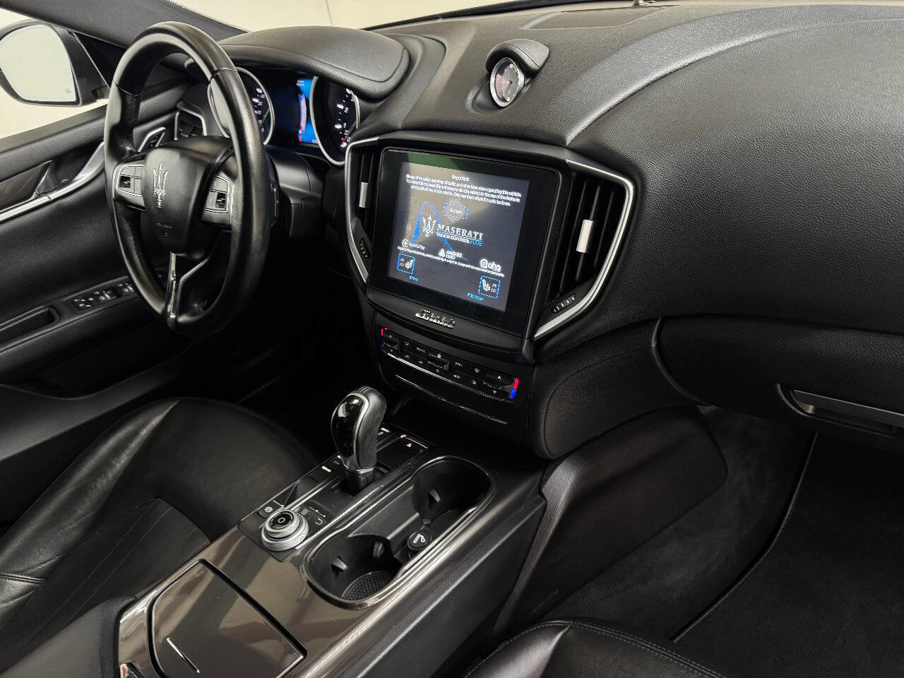Used 2017 Maserati Ghibli image 23