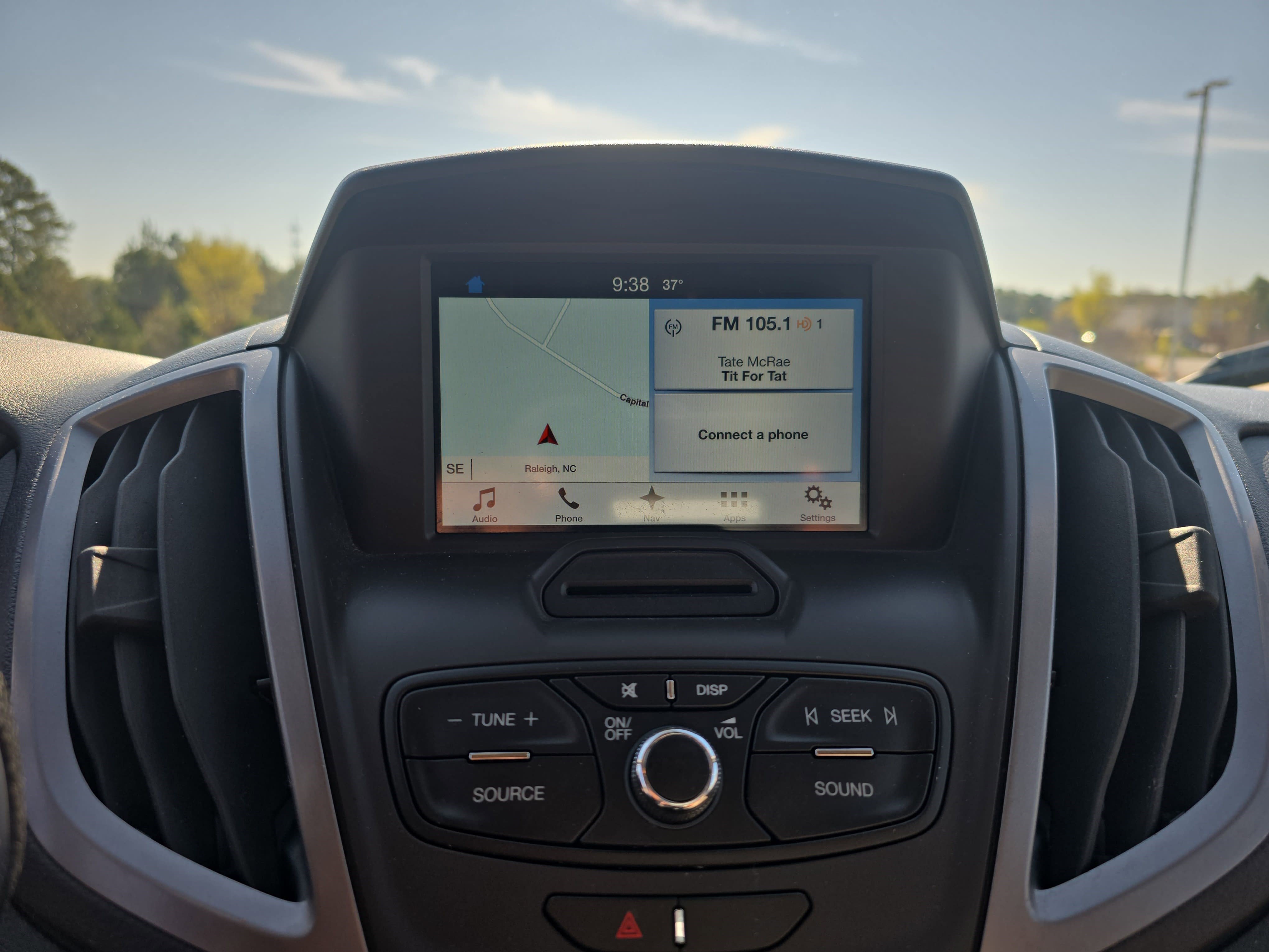 Used 2016 Ford Transit 150 XLT image 24