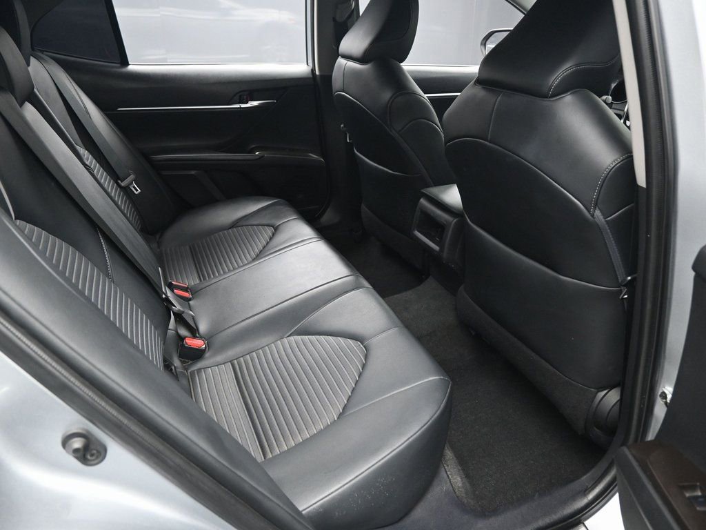 Used 2021 Toyota Camry SE image 25
