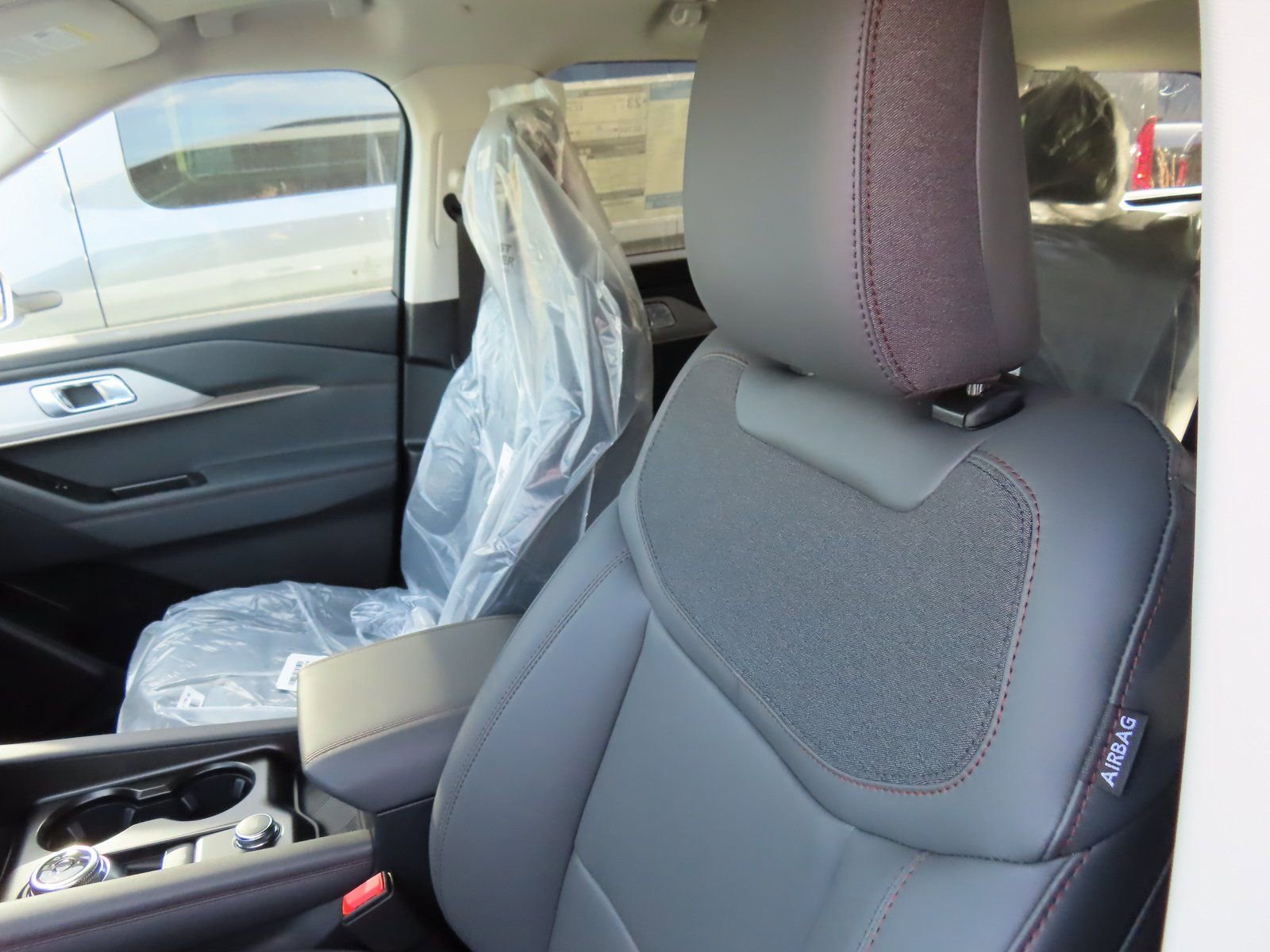 New 2026 Ford Explorer Active w/ Active Comfort Package image 12