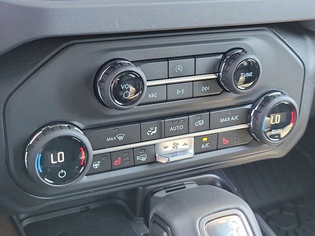 Used 2025 Ford Bronco Outer Banks AWD/4WD image 29