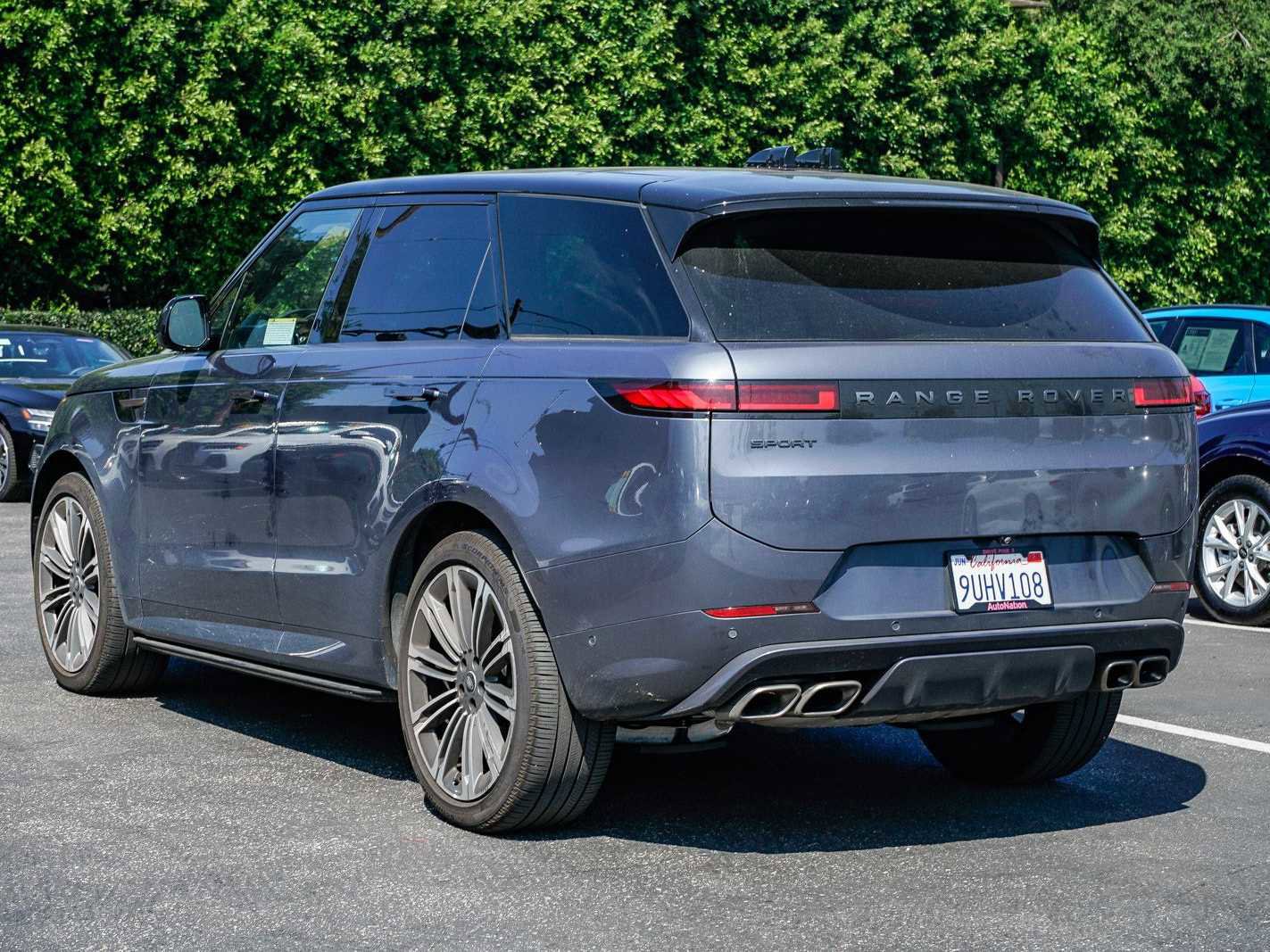 Used 2025 Land Rover Range Rover Sport Dynamic SE image 2