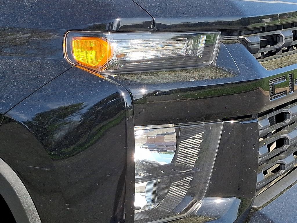 Used 2021 Chevrolet Silverado 2500 Custom w/ Custom Value Package image 9